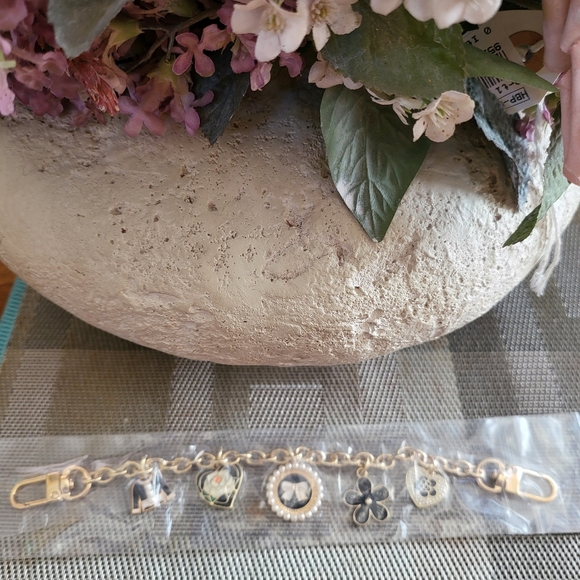 High-quality classic bagcharms/ strap extenders with lobster clasp. - Picture 11 of 13